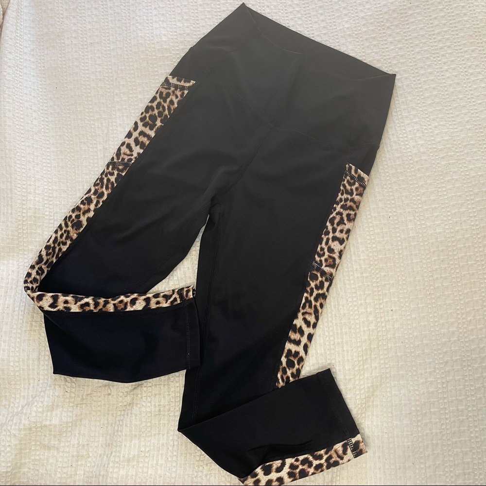 Leopard print Zyia Cropped Leggings